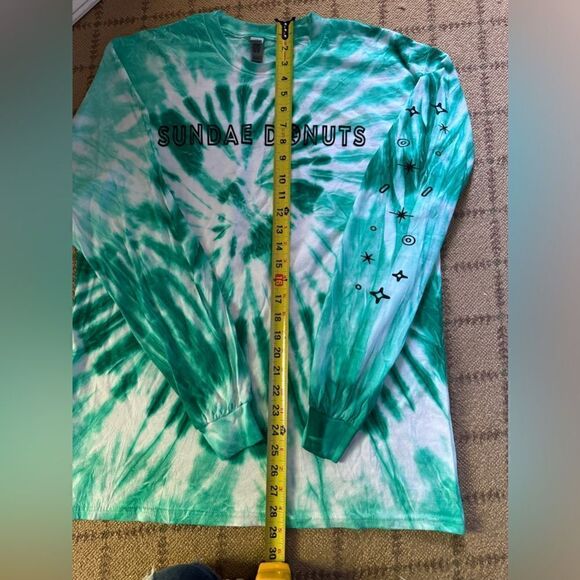 Gildan tie dye long sleeved T-shirt with SUNDAE DONUTS logo on front NWOT L - Picture 8 of 11